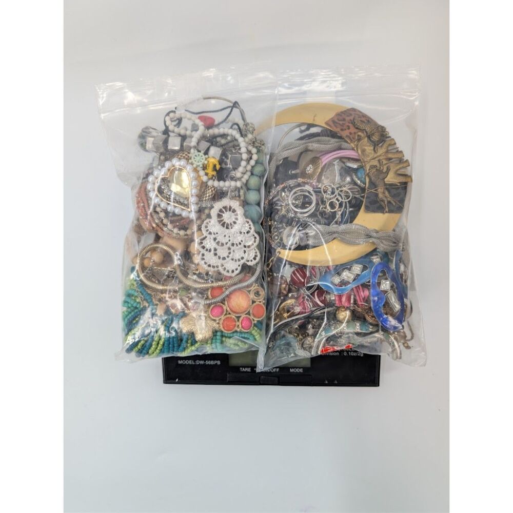 Junk Mixed Jewelry Lot Crafting Upcycle Repair 2.11 lbs READ - Picture 3 of 8